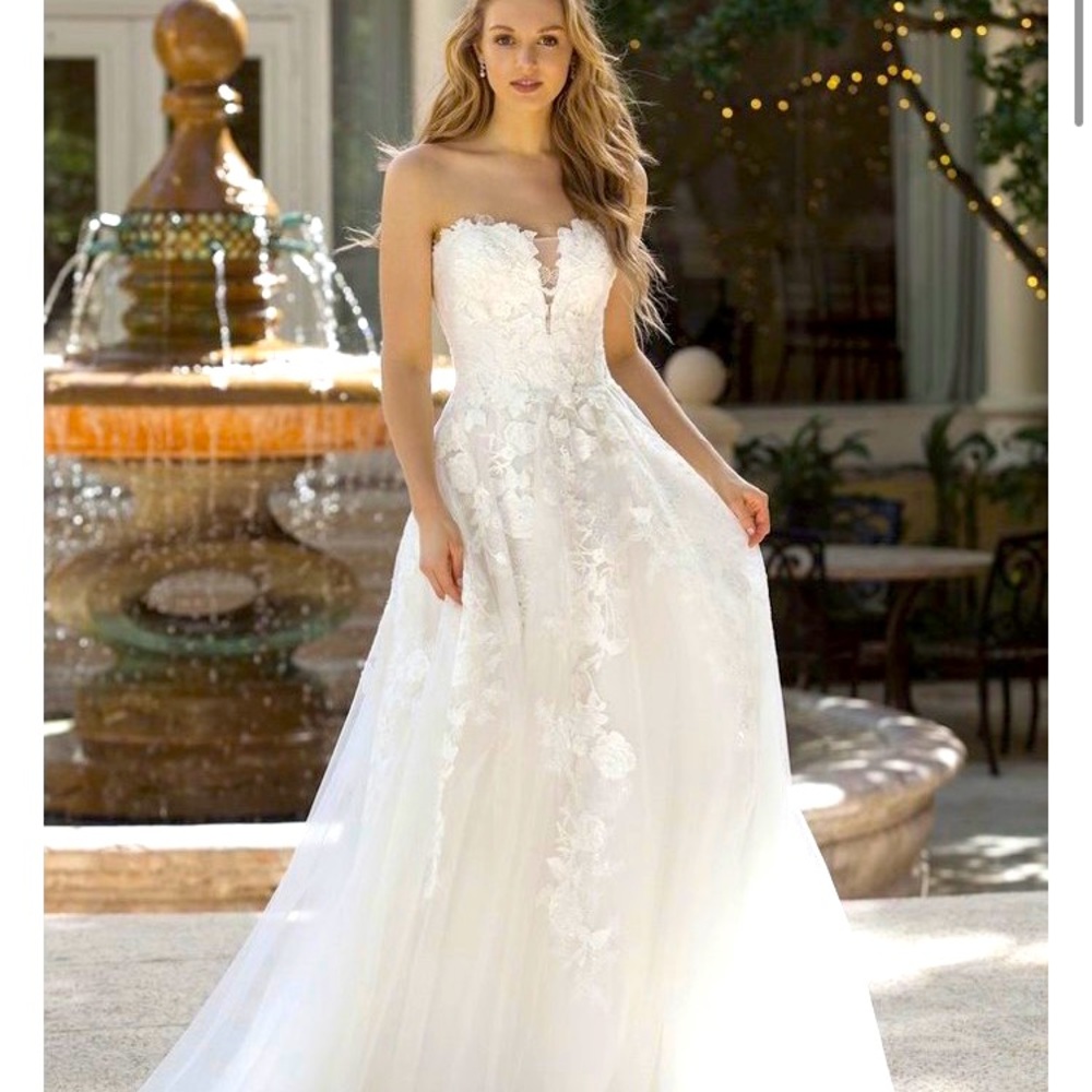 Sincerity Bridal Wedding Dress